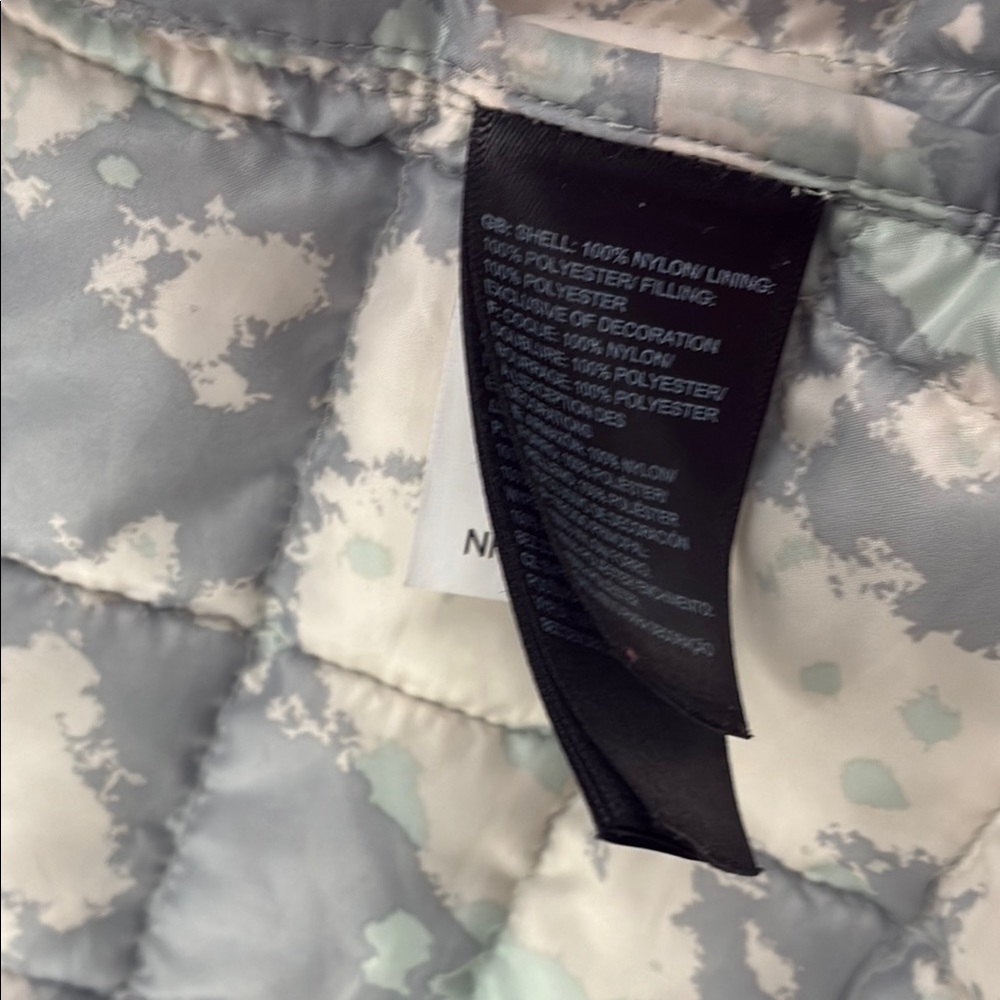 The North Face Sage Quilted Puffer Vest - Picture 4 of 4